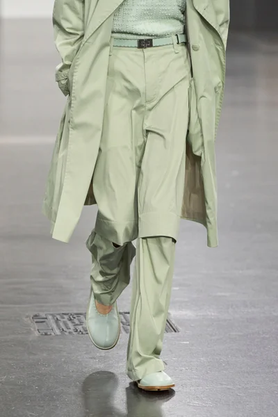 Look 32